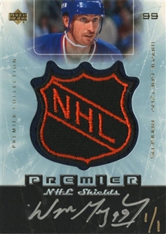 2003/04 Upper Deck Premiere NHL Shields #SH-G1 Wayne Gretzky (1/1)
